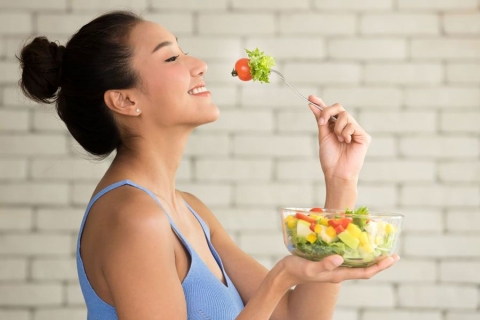 Bị mụn nên ăn gì và không nên ăn gì?